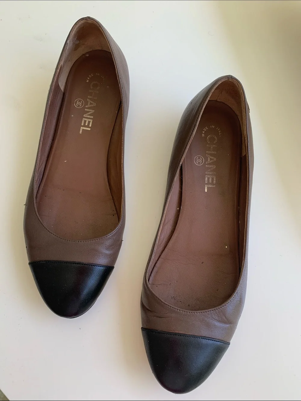 CHANEL Brown Leather Cap-Toe Ballet Flats with Black Toe - Picture 1 of 6